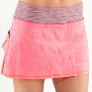 Lululemon Pace Setter Skirt Flash/Wee Are From Space Deep Coal April Multi sz 4